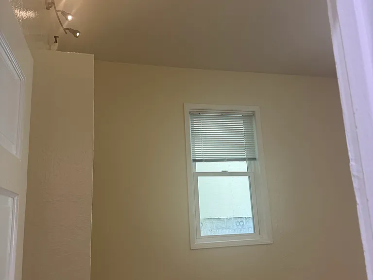 1501 Larkin St — Photo 9