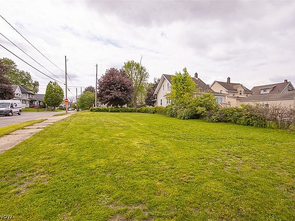 3rd image of 1151 Harpster Ave