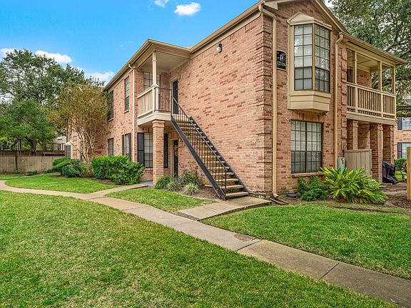 4th image of 2255 Braeswood Park Dr APT 128