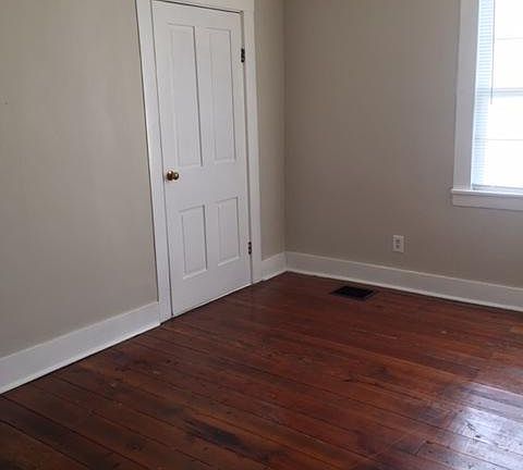 4th image of 553 E Water St