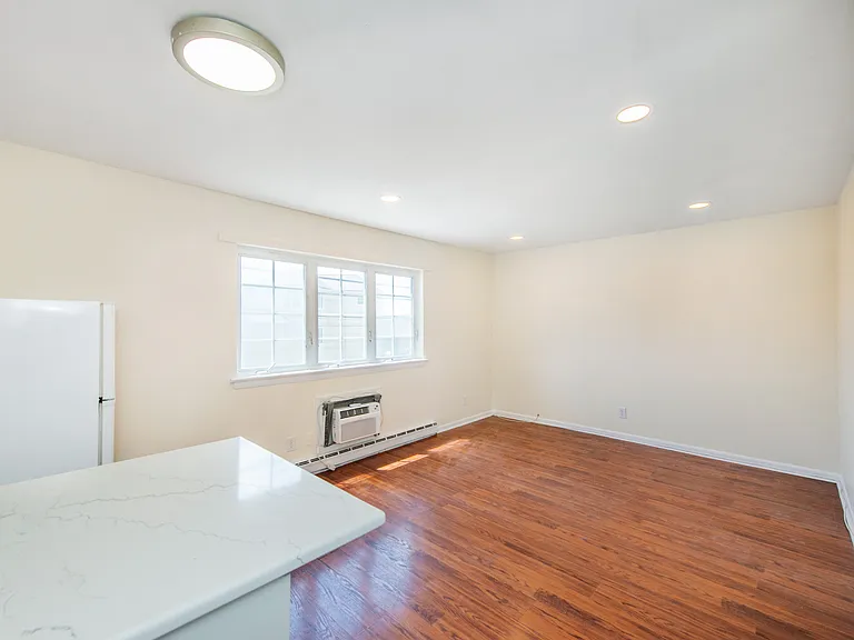 601 Fairview Ave #B1 — Photo 3