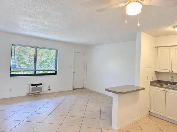 1960 NE 48th St APT 8, Pompano Beach, FL 33064