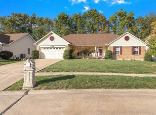 324 Swan Lake Dr, Dardenne Prairie, MO 63368