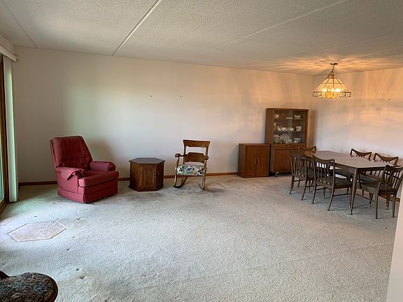 2nd image of 7120 N Milwaukee Ave APT 401