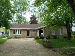 611 Franciscan Dr, Crown Pt, IN 46307