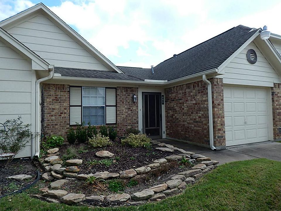 1st image of 607 E Country Grove Cir