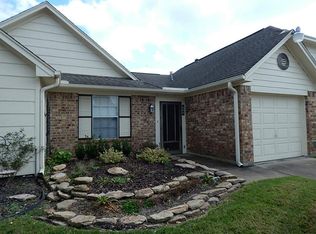 607 E Country Grove Cir, Pearland, TX 77584