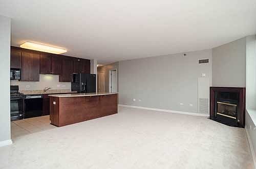 4th image of 33 W Ontario St APT 23G