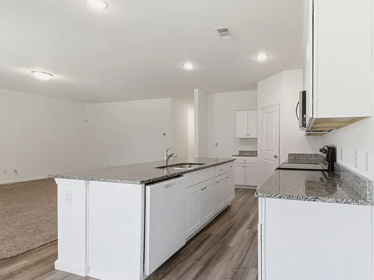 759 Crestridge Dr — Photo 2