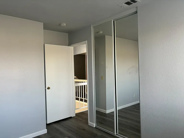 11017 Pacific St — Photo 9