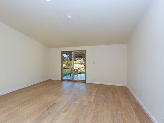 5th image of 18523 Oakmoor St