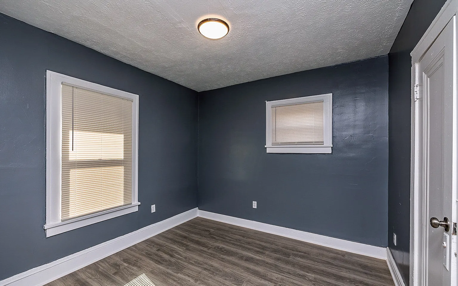 3924 East 123rd Street, Unit Unit B (Upstairs) — Photo 4