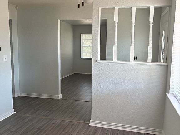 3rd image of 5310 Riviera Dr