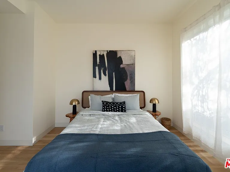 1264 Hyperion Ave — Photo 14