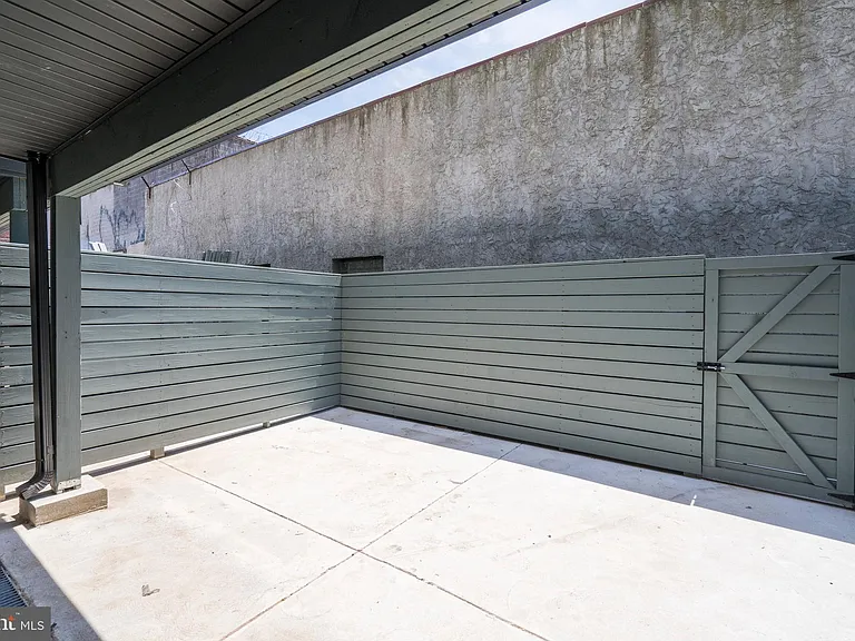 1434 Clymer St #1 — Photo 19