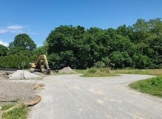 8 Village Rd, Warren, RI 02885