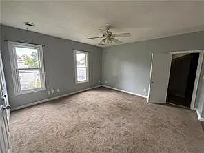 2 bed, 1.0 bath, 2315 sqft, $1,050 — Photo 2