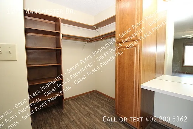 1201 Manchester Dr — Photo 36