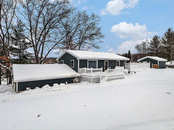 8420 Je Ne Be Dr NE, Rockford, MI 49341