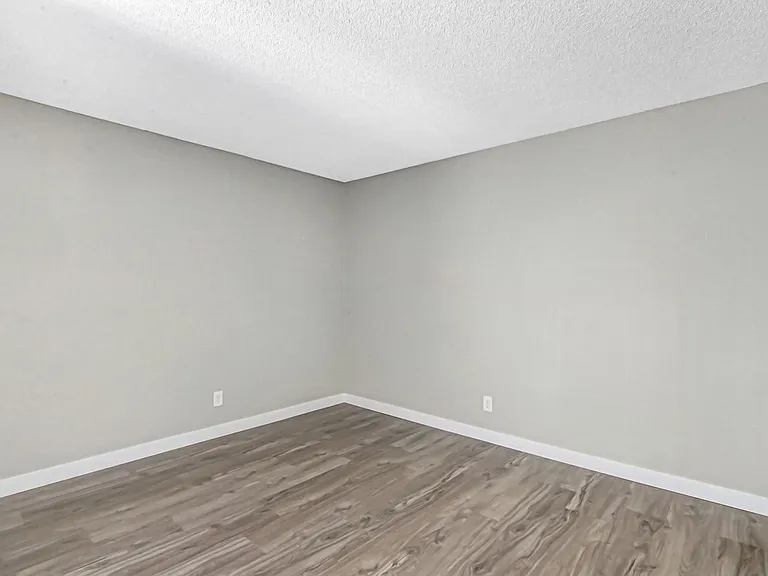 Palm Riverside — Photo 6