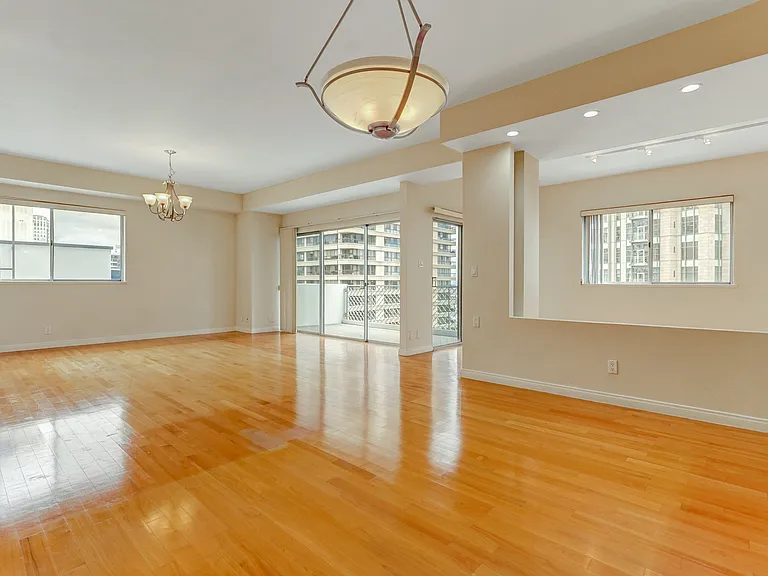 10787 Wilshire Blvd #802 — Photo 29