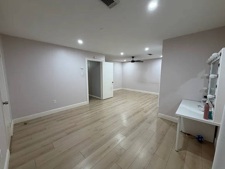 4234 Fleet Ln — Photo 12