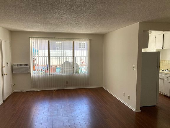 5th image of 1234 N Laurel Ave #1077749