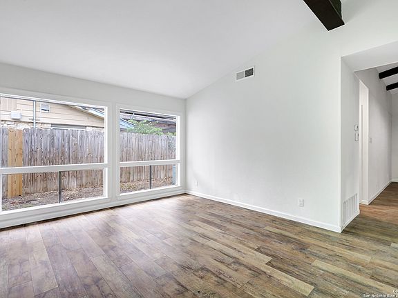 4th image of 4723 LAVENDER LN
