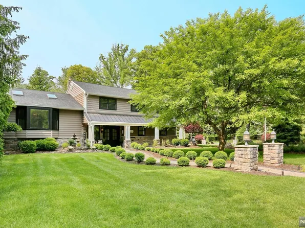 624 Brian Ct, River Vale, NJ 07675