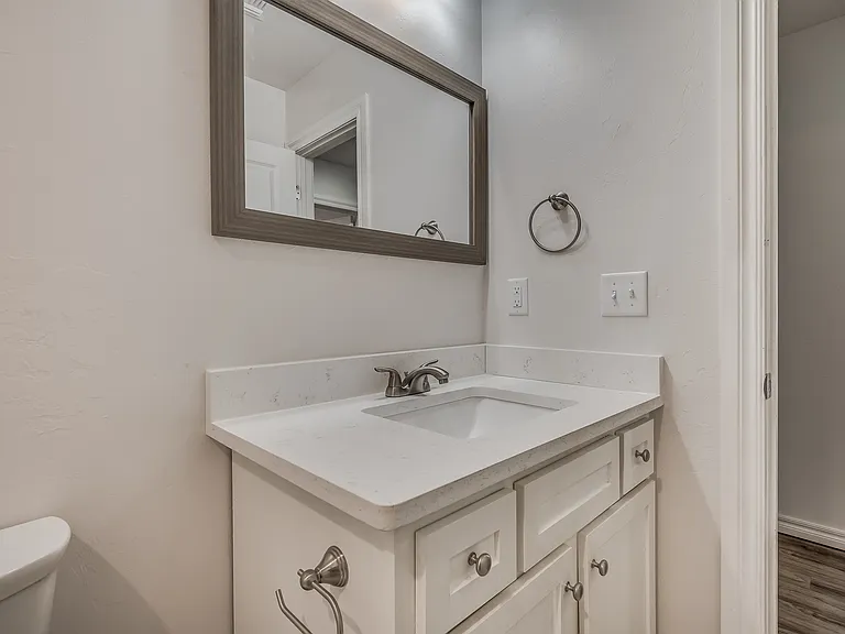 818 W Nevada Ave — Photo 34