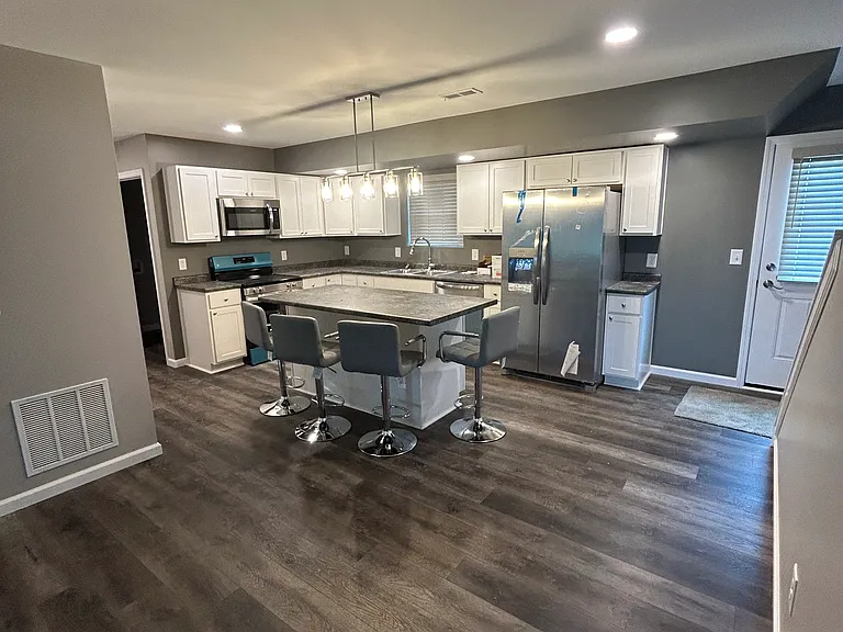 3100 Greenlawn Ave NE — Photo 4