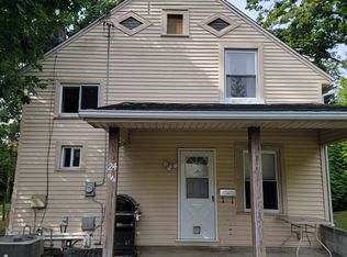 24 1/2 School Ln, Ardmore, PA 19003