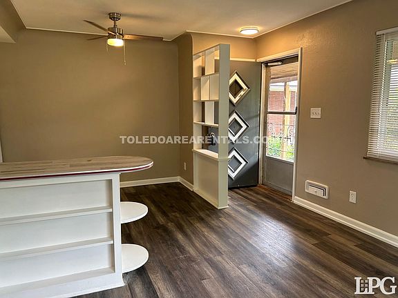 2nd image of 4225 Harvest Ln APT 1