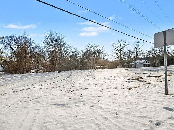 2nd image of 51 Grove Rd