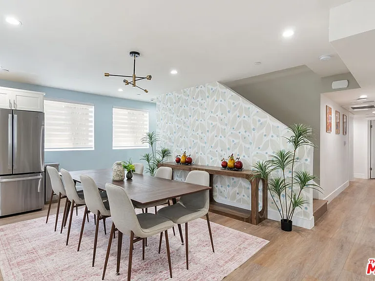 1341 N Mariposa Ave — Photo 5