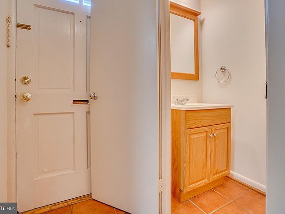 5th image of 431 Greenbrier Ct #431
