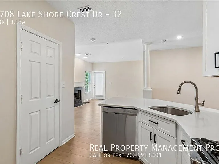 1708 Lake Shore Crest Dr #32 — Photo 12