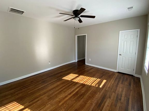 4th image of 1331 Snowden Ave