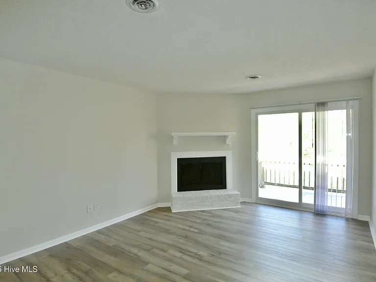 1729 Elmwood St #D — Photo 2