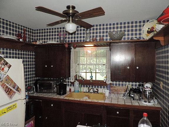 5th image of 7035 Lakeview Dr