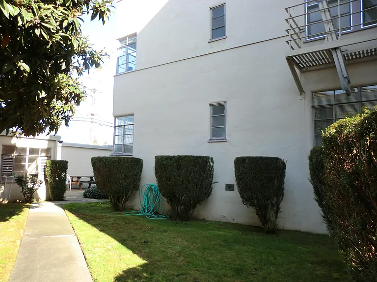 2515 S St #5 — Photo 15