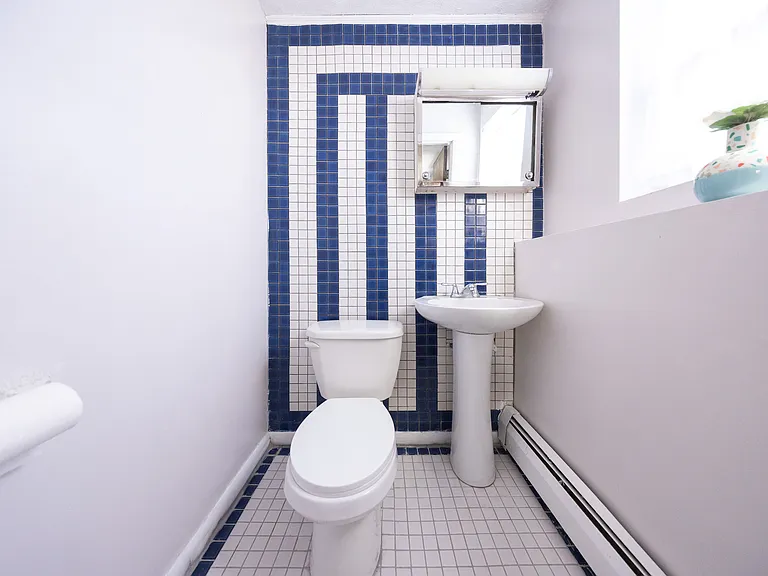 12 Williamsburg Ct #1 — Photo 16