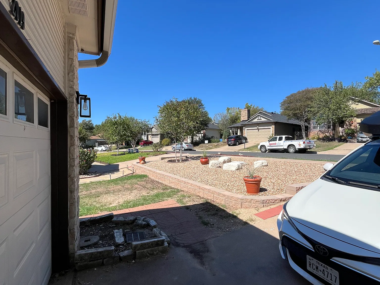 3 bed, 1350 sqft, $2,000 — Photo 2