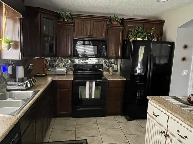 212 Victorian Lakes Dr — Photo 6