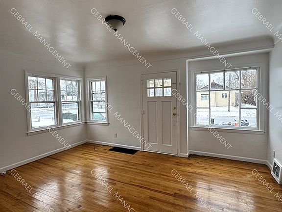 2nd image of 3210 Herrick St