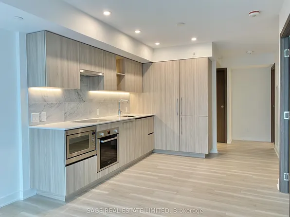 17 Bathurst St #801, Toronto, ON M5V 0N1