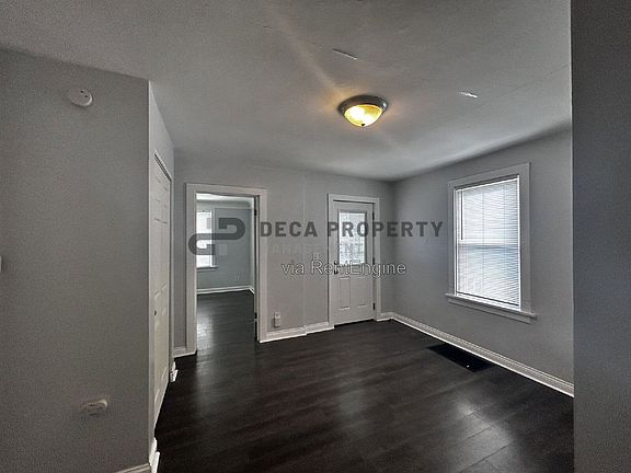 3rd image of 7026 Bancroft Ave