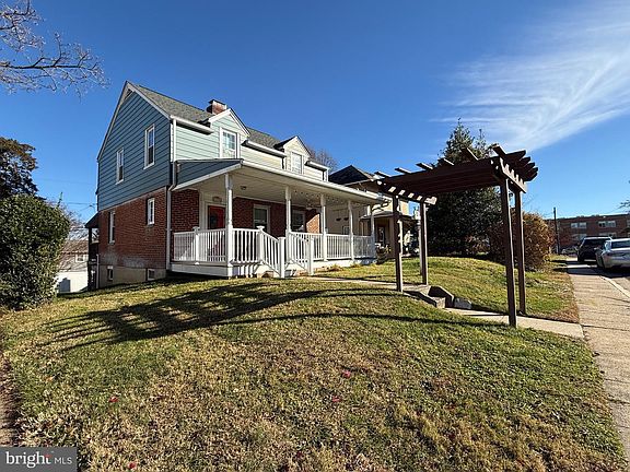 4th image of 4419 Buena Vista Ave