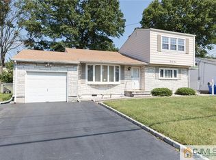 61 Claridge Pl, Colonia, NJ 07067