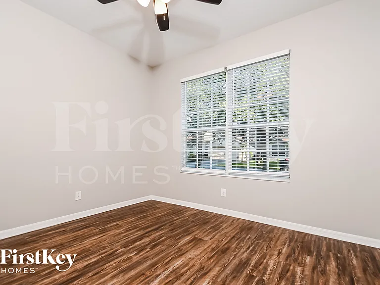 8907 Sandy Plains Dr — Photo 12
